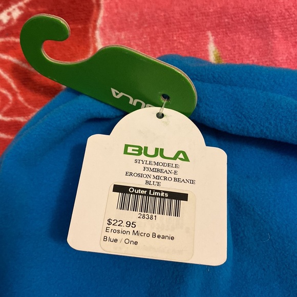 I am selling a new hat. - Picture 2 of 2